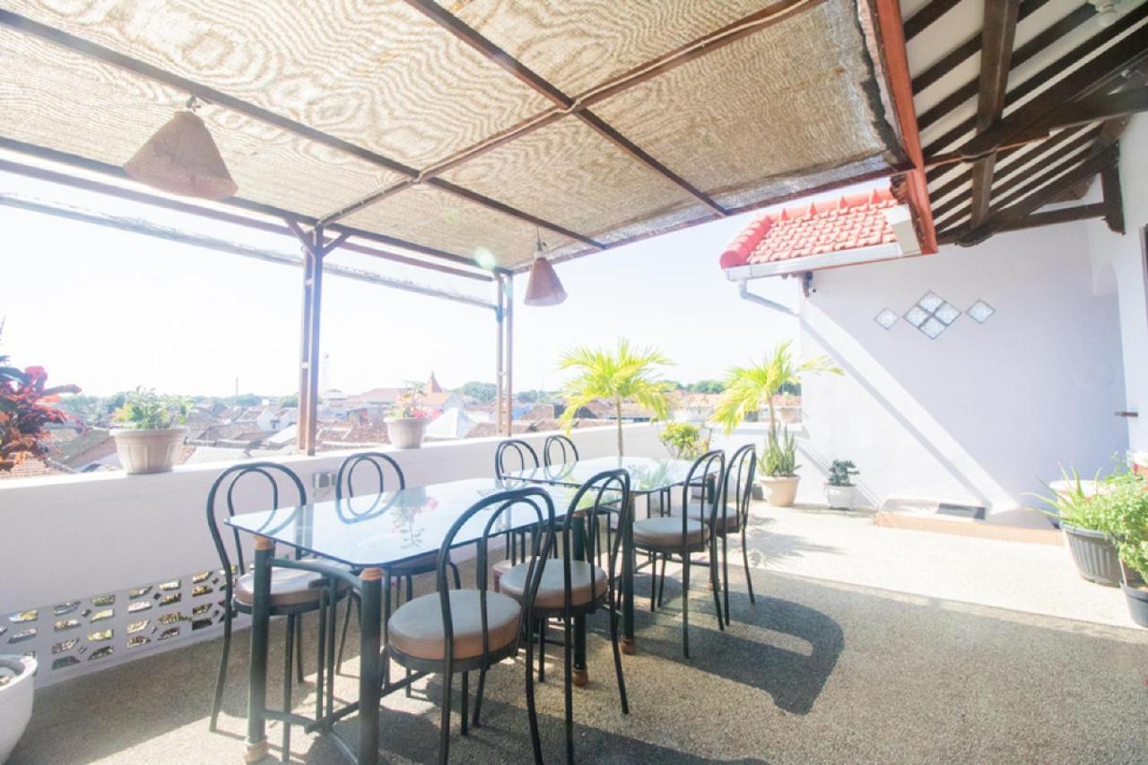 Hotel RedDoorz near Pantai Boom Banyuwangi  Esterno foto